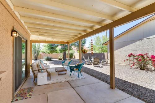 5 Mi to Ocotillo Golf Course Chic Sun Lakes Home! in ซันเลค 5 Mi to Ocotillo Golf Course Chic Sun Lakes Home! in ซันเลค