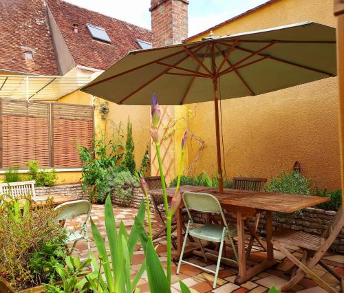 balkon/terras, Chambres d'hôtes - la Puysæ (Chambres d'hotes - la Puysæ) in Saint-Sauveur-en-Puisaye balkon/terras, Chambres d'hôtes - la Puysæ (Chambres d'hotes - la Puysæ) in Saint-Sauveur-en-Puisaye