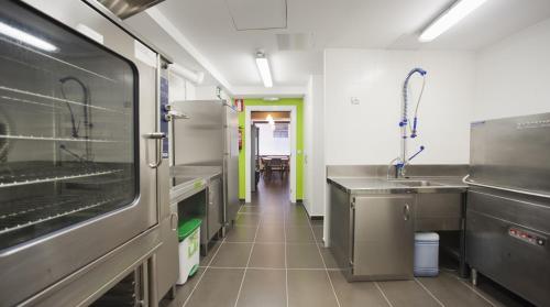 廚房, 大教堂旅館 (El Albergue de la Catedral) in 維多利亞市中心 廚房, 大教堂旅館 (El Albergue de la Catedral) in 維多利亞市中心