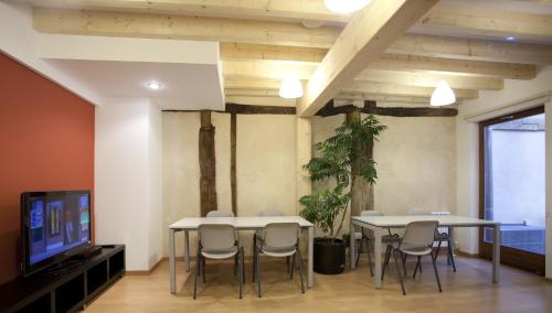 共用Lounge/電視區, 大教堂旅館 (El Albergue de la Catedral) in 維多利亞市中心 共用Lounge/電視區, 大教堂旅館 (El Albergue de la Catedral) in 維多利亞市中心