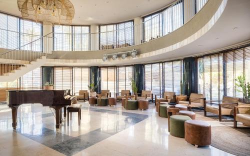 Lobby, Brown Red Sea - Central Park in Eilat Lobby, Brown Red Sea - Central Park in Eilat