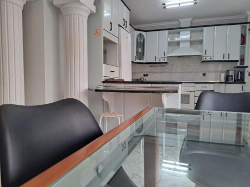 Konyha, Spacious Apartment in Villa Noelia Benalmadena with Private Pool, Garden & Parking in Arroyo de La Miel Konyha, Spacious Apartment in Villa Noelia Benalmadena with Private Pool, Garden & Parking in Arroyo de La Miel