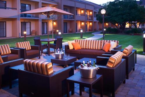 View, Courtyard by Marriott Chicago Arlington Heights/South in West O'Hare View, Courtyard by Marriott Chicago Arlington Heights/South in West O'Hare