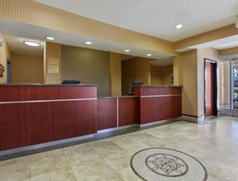 Lobby, Travelodge by Wyndham Sylmar CA in Santa Clarita Lobby, Travelodge by Wyndham Sylmar CA in Santa Clarita