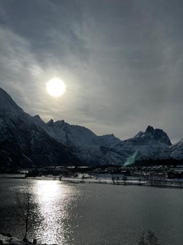 Kilátás, Frichs Ekspress Åndalsnes (Frichs Ekspress Andalsnes) in Andalsnes Kilátás, Frichs Ekspress Åndalsnes (Frichs Ekspress Andalsnes) in Andalsnes
