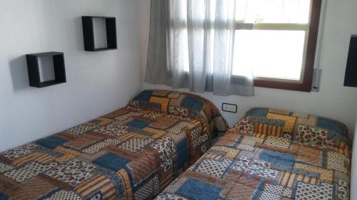 Cozzy flat in a quiet and nice area / Acogedor apartamento en zona tranquila y agradable in Cambrils Cozzy flat in a quiet and nice area / Acogedor apartamento en zona tranquila y agradable in Cambrils