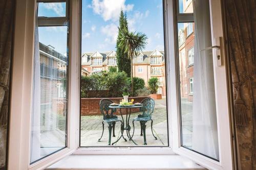Private Large Apartment-Central Leatherhead in Leatherhead Private Large Apartment-Central Leatherhead in Leatherhead