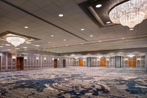 Tárgyalóterem/bálterem, Boston Marriott Newton in Newton (Massachusetts) Tárgyalóterem/bálterem, Boston Marriott Newton in Newton (Massachusetts)