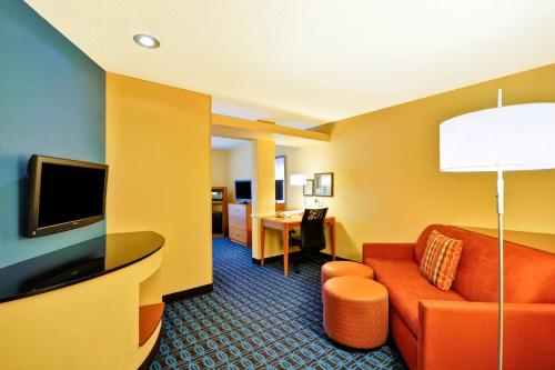 Fairfield Inn & Suites Dallas Medical/Market Center near Katy Trail Fairfield Inn & Suites Dallas Medical/Market Center near Katy Trail