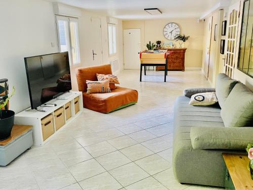 Appartement 120m2 dans maison avec piscine in Osny Appartement 120m2 dans maison avec piscine in Osny
