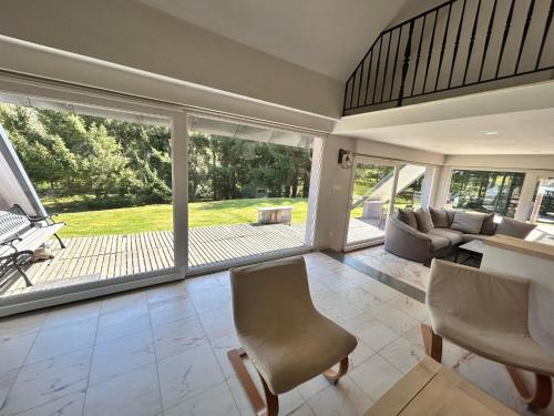 Erkély/terasz, L'opportunité (L'opportunite) in Saales Erkély/terasz, L'opportunité (L'opportunite) in Saales