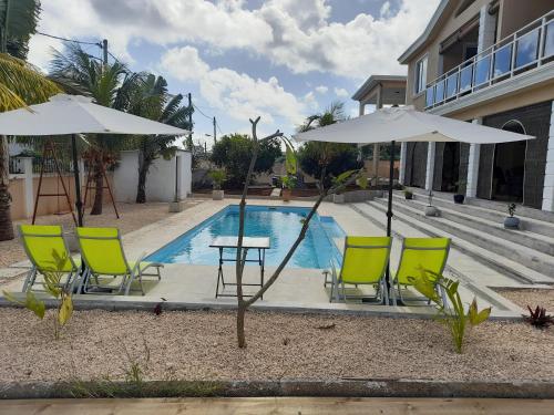 Basen, Villa Paprika in Pointe Aux Biches Basen, Villa Paprika in Pointe Aux Biches