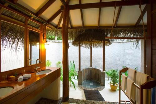 Medhufushi Island Resort in Meemu Atoll Medhufushi Island Resort in Meemu Atoll