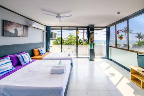 Balcony/terrace, Hotel Denmark - Beachfront near Jomtien Beach Balcony/terrace, Hotel Denmark - Beachfront near Jomtien Beach