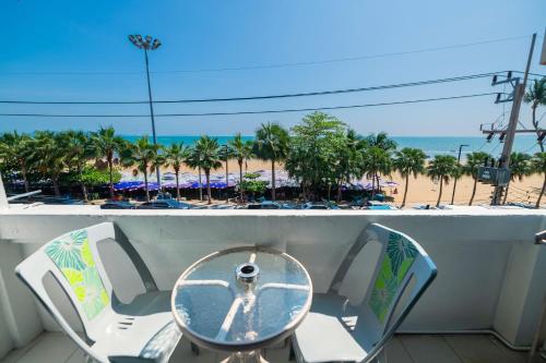 Balcony/terrace, Hotel Denmark - Beachfront near Jomtien Beach Balcony/terrace, Hotel Denmark - Beachfront near Jomtien Beach