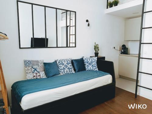 STUDIO VIEIL ANTIBES Marche Provencal in Antibes STUDIO VIEIL ANTIBES Marche Provencal in Antibes
