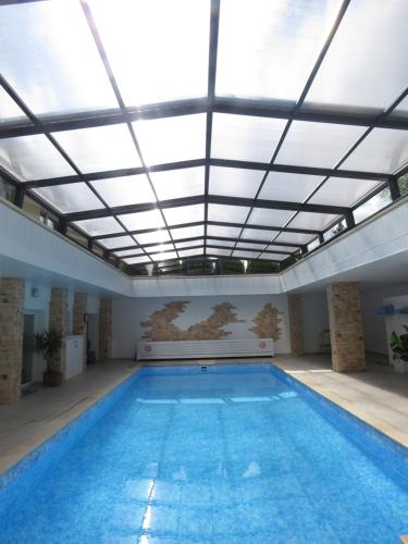 Úszómedence, Champagne Gilmaire-Etienne in Binson-Et-Orquigny Úszómedence, Champagne Gilmaire-Etienne in Binson-Et-Orquigny