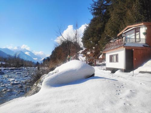 Hotel Whitehouse in Pahalgam Hotel Whitehouse in Pahalgam