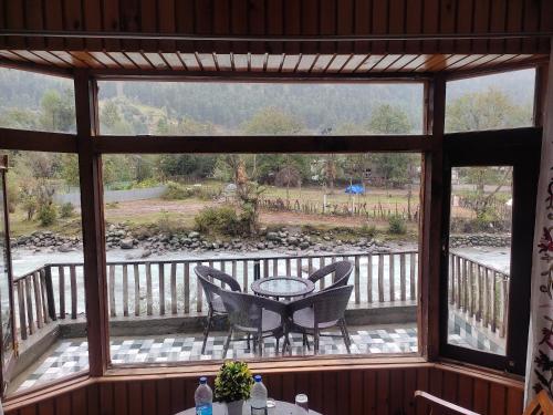 Hotel Whitehouse in Pahalgam Hotel Whitehouse in Pahalgam