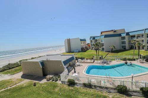 Tradewinds 63 in Crescent Beach Tradewinds 63 in Crescent Beach