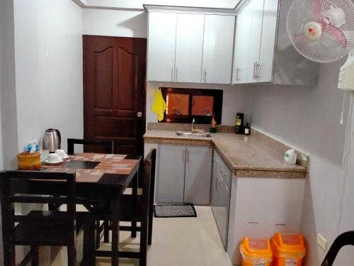 V.F. 里顿公寓酒店 (V.F. Riton Apartelle) in 佬沃 V.F. 里顿公寓酒店 (V.F. Riton Apartelle) in 佬沃