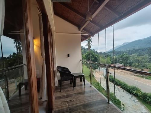 Балкон/тераса, Hill Crest Resort - Coorg in Корг Балкон/тераса, Hill Crest Resort - Coorg in Корг