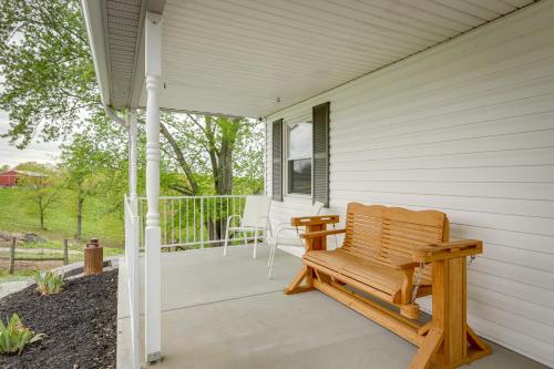 Cozy Kentucky Retreat - Deck, Near Ark Encounter! in دراى ريدج Cozy Kentucky Retreat - Deck, Near Ark Encounter! in دراى ريدج