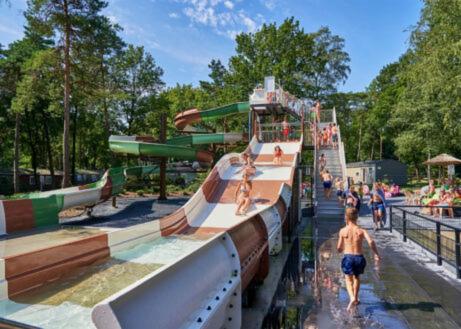 Water park, Forest Family 6 persoons op 5 sterren park in Beekbergen Water park, Forest Family 6 persoons op 5 sterren park in Beekbergen