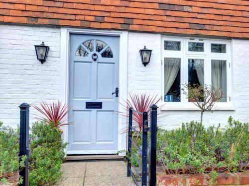Holiday Home Cricket Cottage in Robertsbridge Holiday Home Cricket Cottage in Robertsbridge