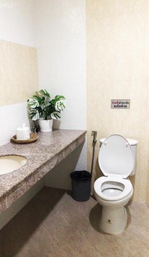 Bathroom, Say Rose Homestay in La-ngu Bathroom, Say Rose Homestay in La-ngu