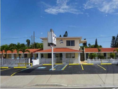 Exterior view, EBBTIDE INN in Treasure Island (FL) Exterior view, EBBTIDE INN in Treasure Island (FL)