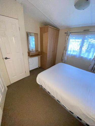 Contemporary Caravan at Newquay Holiday Park in Trebarber Contemporary Caravan at Newquay Holiday Park in Trebarber