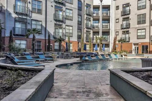Modern 1BR CozySuites with pool, gym, parking #04 in East Dallas Modern 1BR CozySuites with pool, gym, parking #04 in East Dallas