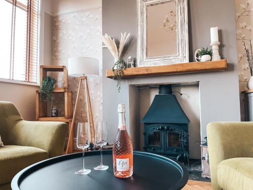 Ty-Fry House, by Solace Stays in Lianedeym / Rumney Ty-Fry House, by Solace Stays in Lianedeym / Rumney