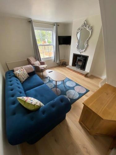 Stunning 2 bedroom cottage with Garden Office in Cookham Stunning 2 bedroom cottage with Garden Office in Cookham