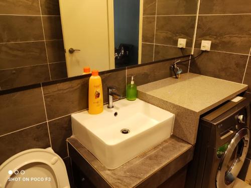 Cozy Studio unit,Cyberjaya,Wifi, Netflix,Free parking near Putrajaya Sentral Bus Station Cozy Studio unit,Cyberjaya,Wifi, Netflix,Free parking near Putrajaya Sentral Bus Station