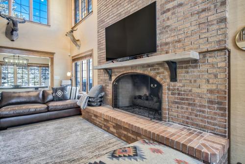 6BD Hot Tub Mountain Views Fire Place Pet-Friendly in Chipita Park (CO) 6BD Hot Tub Mountain Views Fire Place Pet-Friendly in Chipita Park (CO)