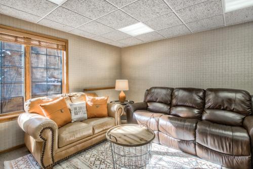 6BD Hot Tub Mountain Views Fire Place Pet-Friendly in Chipita Park (CO) 6BD Hot Tub Mountain Views Fire Place Pet-Friendly in Chipita Park (CO)