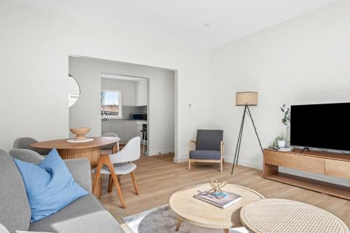 Guestroom, Urban Rest Neutral Bay Apartments in Mosman Guestroom, Urban Rest Neutral Bay Apartments in Mosman