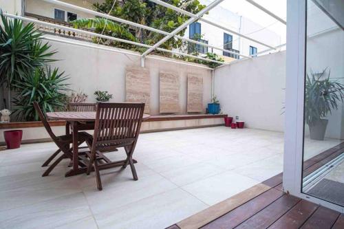 Pembroke St Julians Luxury, Comfort, Location in Pembroke Pembroke St Julians Luxury, Comfort, Location in Pembroke