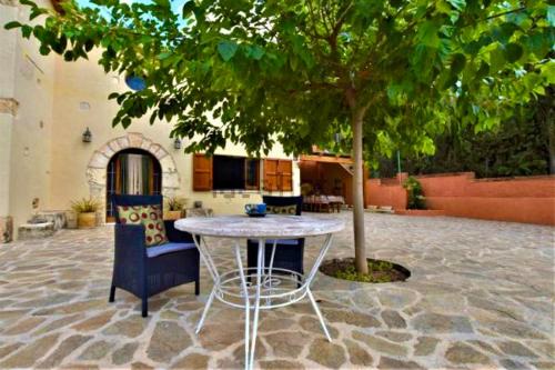 Balcó/terrassa, Apartment in country house with views and pool in Vespella de Gaia Balcó/terrassa, Apartment in country house with views and pool in Vespella de Gaia