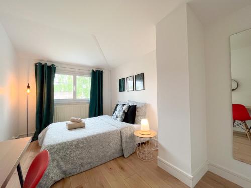 Maison ideale pour visiter Paris Versailles - Chambres privees Paris-Saclay in Bures-sur-Yvette Maison ideale pour visiter Paris Versailles - Chambres privees Paris-Saclay in Bures-sur-Yvette