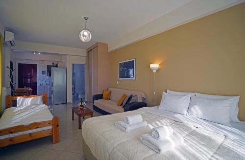 SEMIRAMIS SUITES with pool and private jacuzzi in แคลามาทา SEMIRAMIS SUITES with pool and private jacuzzi in แคลามาทา