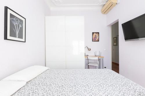 ApartEasy - Modernist flat in Eixample center