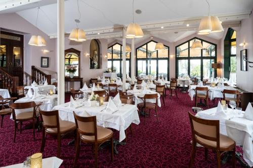 Restaurant, Hotel Excelsior in Saint-Raphael Restaurant, Hotel Excelsior in Saint-Raphael
