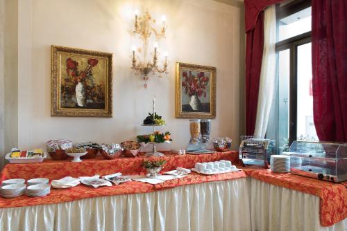 Food and beverages, Hotel Villa Stucky in Mogliano Veneto Food and beverages, Hotel Villa Stucky in Mogliano Veneto