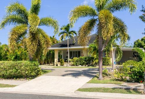Choose To Be Happy at The Palms, Richmond Estates - Three Bedrooms with Pool in Plantation Village Choose To Be Happy at The Palms, Richmond Estates - Three Bedrooms with Pool in Plantation Village