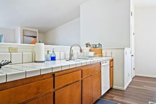 Groovy Getaway in Grover Beach Groovy Getaway in Grover Beach