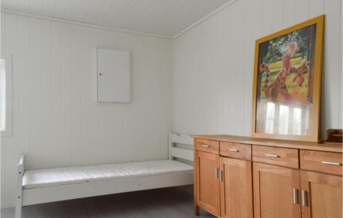 Cozy Apartment In Lyngdal With Wifi