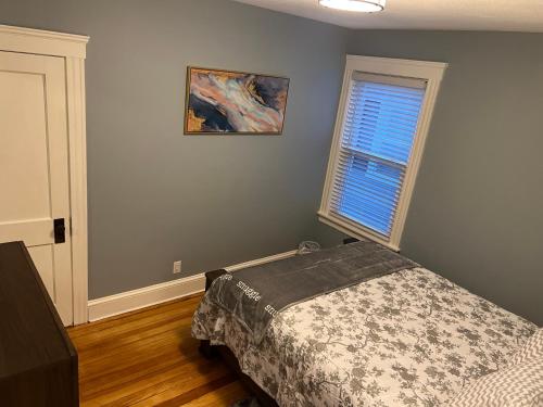 A new Renovated cozy three Bedrooms APT in Pawtucket (RI) A new Renovated cozy three Bedrooms APT in Pawtucket (RI)